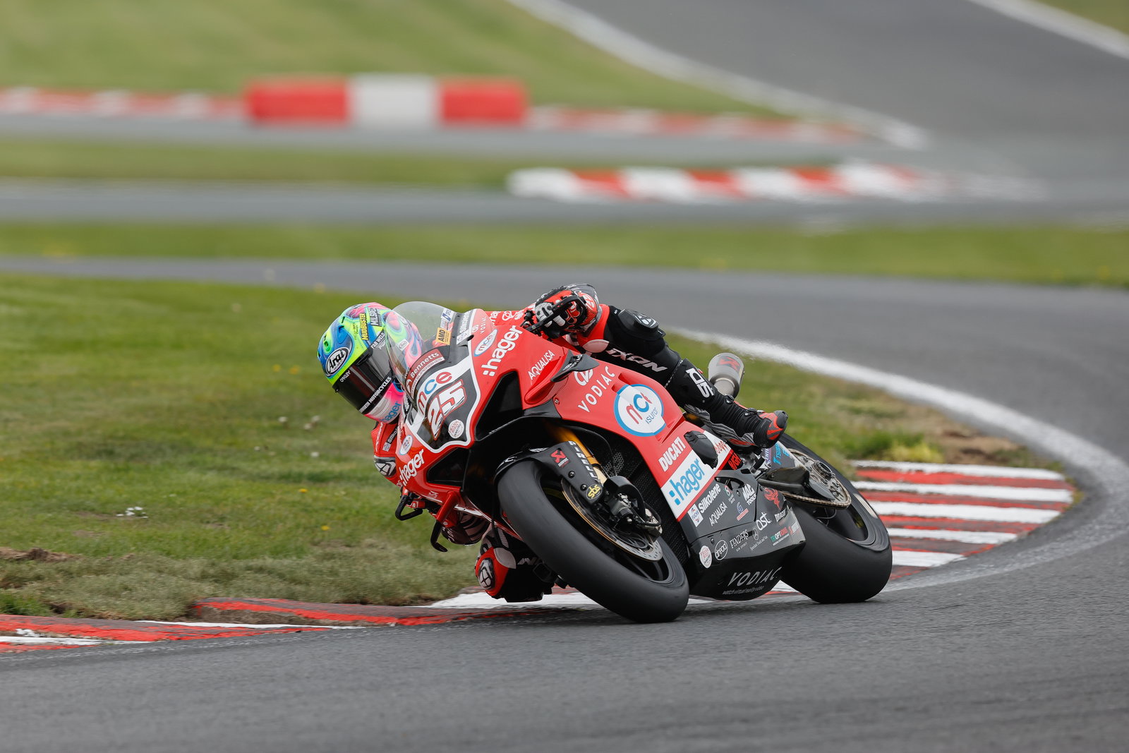 2022 British Superbike Oulton Park: Ray kembali ke jalur kemenangan dalam kemenangan pelarian